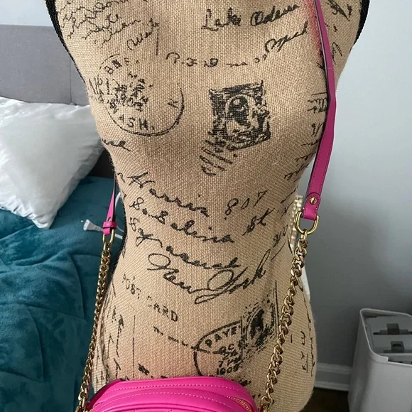 Tory Burch Pink Chevron Quilted Crossbody - Picture 2 of 12